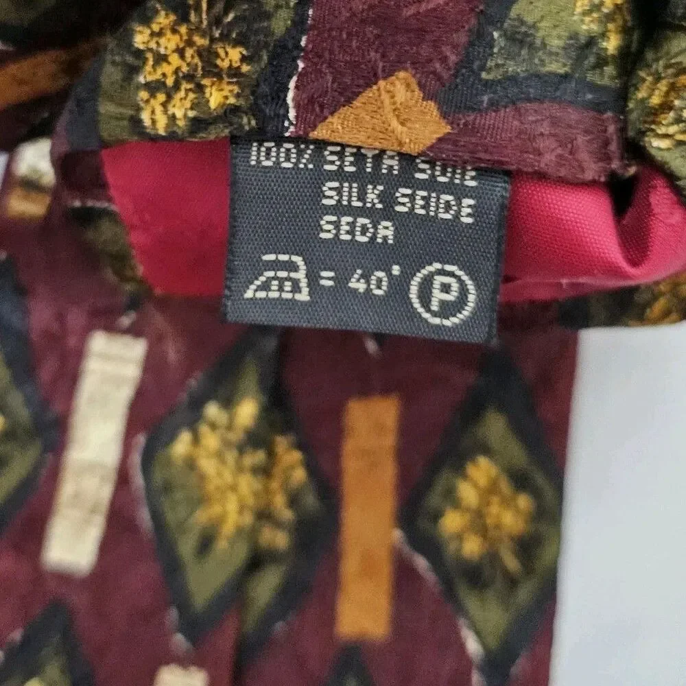 Ermenegildo Zegna Mens Silk Necktie Burgundy Geometric Pattern Tie Made in Italy